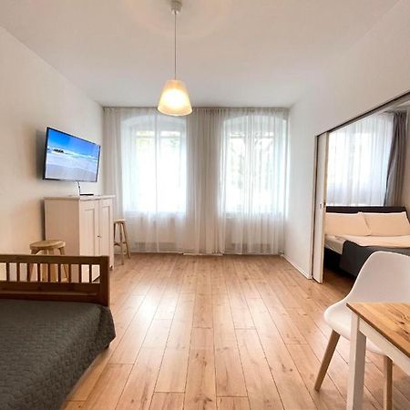 Ferienwohnung Im Stadtzentrum Von Bernau - Schoene Ferienwohnung Mit 1 1/2 Zimmern, Bad, Spuelmaschine, Waschmaschine, Komplette Kueche, Wlan Бернау Экстерьер фото