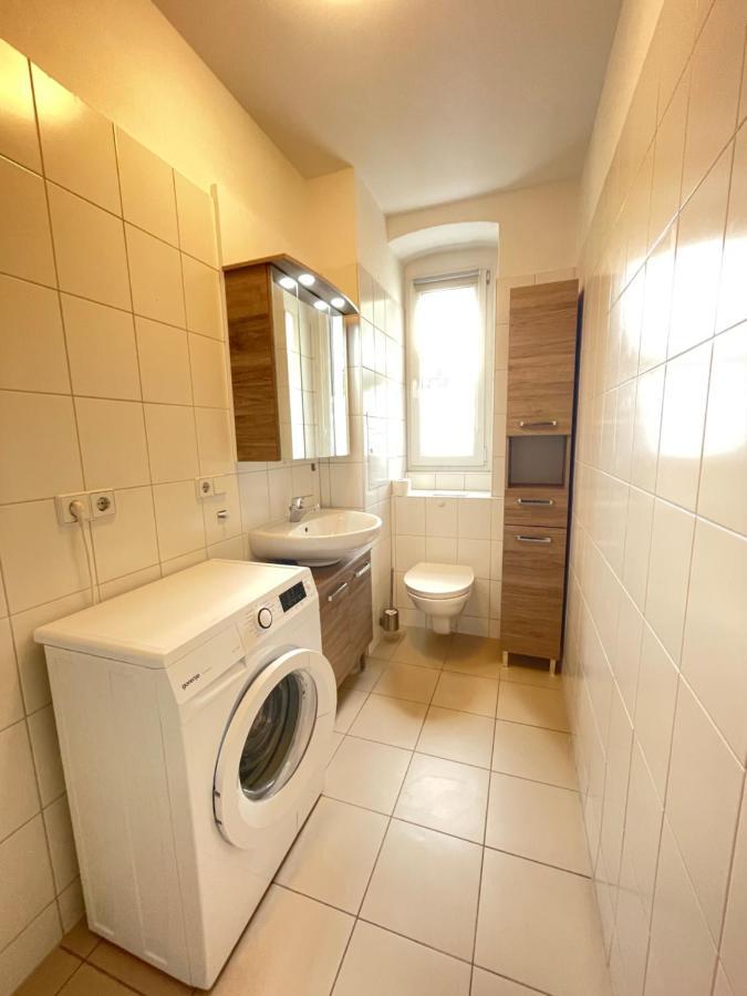 Ferienwohnung Im Stadtzentrum Von Bernau - Schoene Ferienwohnung Mit 1 1/2 Zimmern, Bad, Spuelmaschine, Waschmaschine, Komplette Kueche, Wlan Бернау Экстерьер фото
