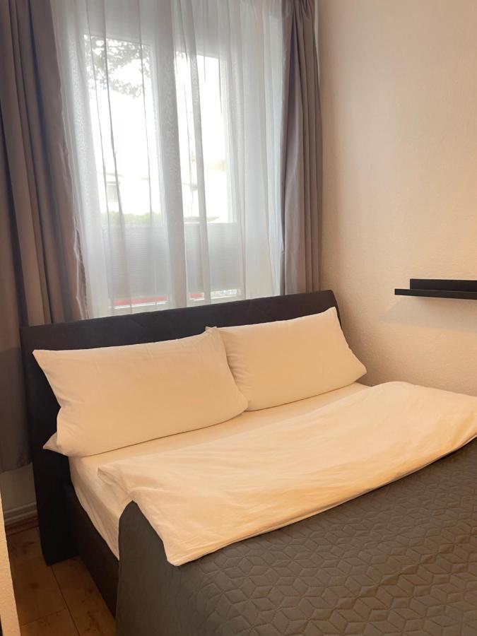 Ferienwohnung Im Stadtzentrum Von Bernau - Schoene Ferienwohnung Mit 1 1/2 Zimmern, Bad, Spuelmaschine, Waschmaschine, Komplette Kueche, Wlan Бернау Экстерьер фото