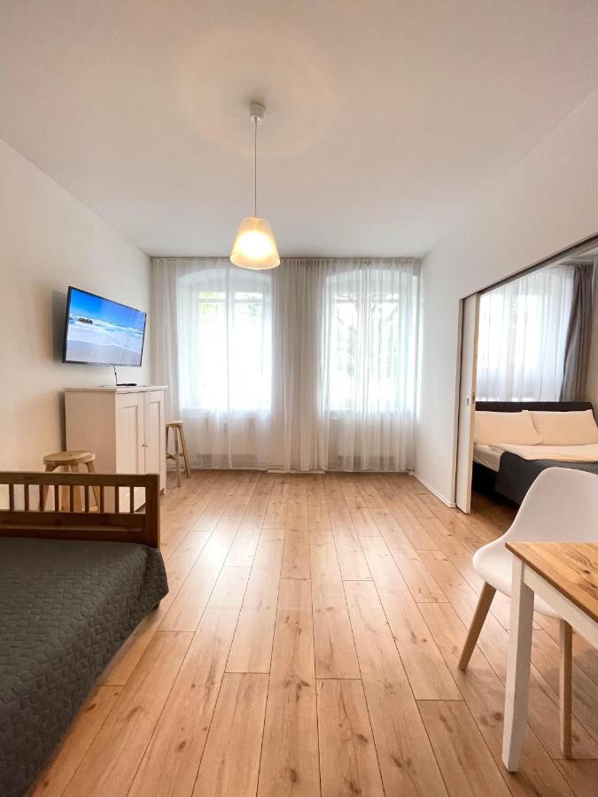 Ferienwohnung Im Stadtzentrum Von Bernau - Schoene Ferienwohnung Mit 1 1/2 Zimmern, Bad, Spuelmaschine, Waschmaschine, Komplette Kueche, Wlan Бернау Экстерьер фото