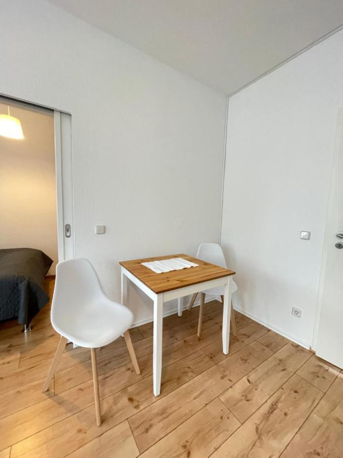 Ferienwohnung Im Stadtzentrum Von Bernau - Schoene Ferienwohnung Mit 1 1/2 Zimmern, Bad, Spuelmaschine, Waschmaschine, Komplette Kueche, Wlan Бернау Экстерьер фото