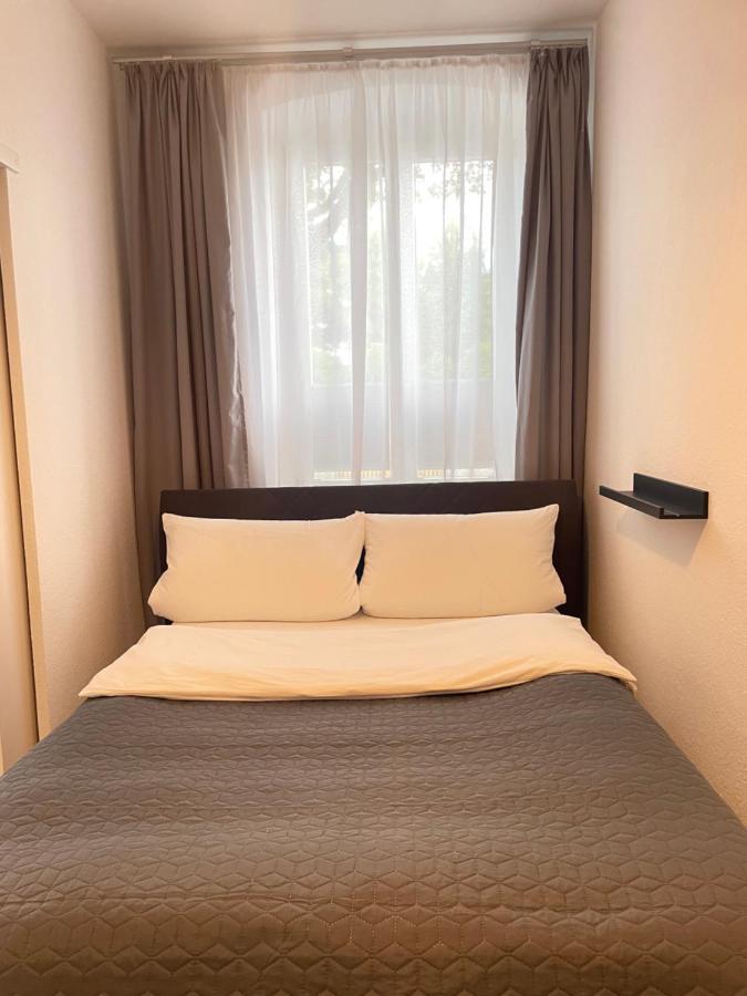 Ferienwohnung Im Stadtzentrum Von Bernau - Schoene Ferienwohnung Mit 1 1/2 Zimmern, Bad, Spuelmaschine, Waschmaschine, Komplette Kueche, Wlan Бернау Экстерьер фото